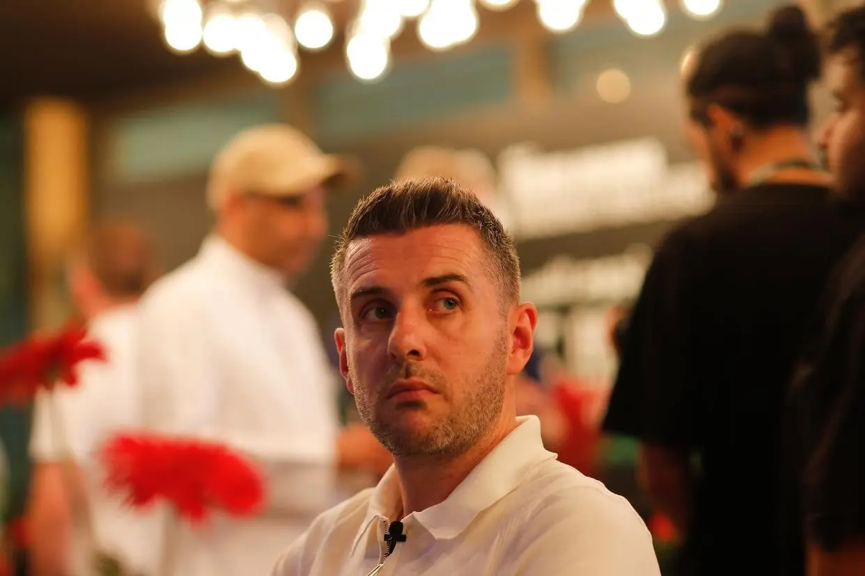 卡特和希金, 第六局挽救, src