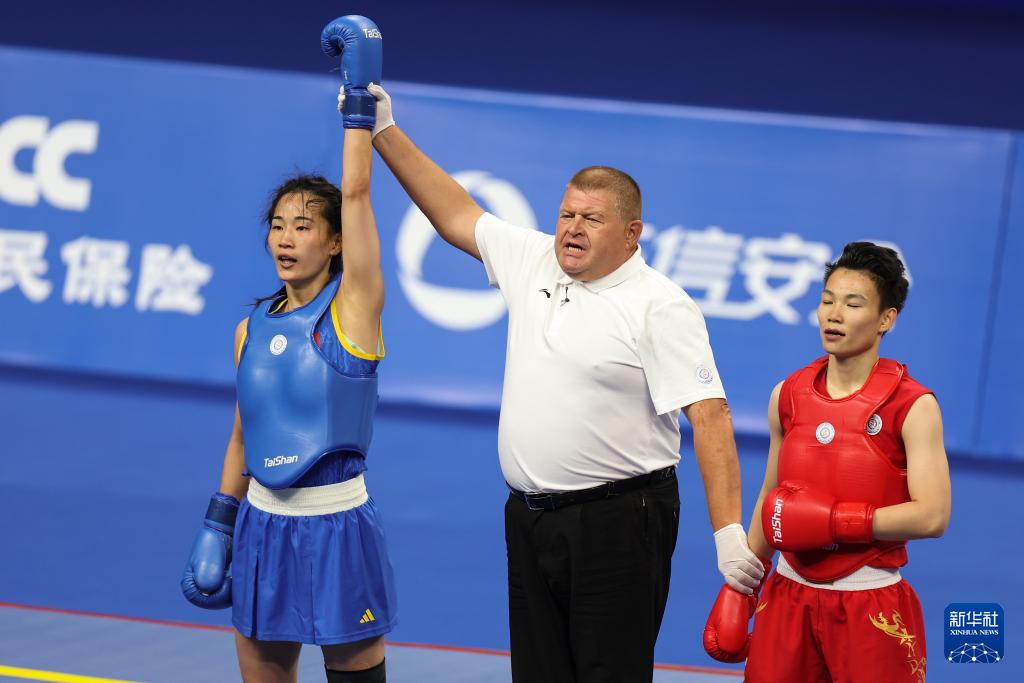 新华社记者, 阮氏秋水在, 散打 新华社记者, 阮氏秋水在, 散打