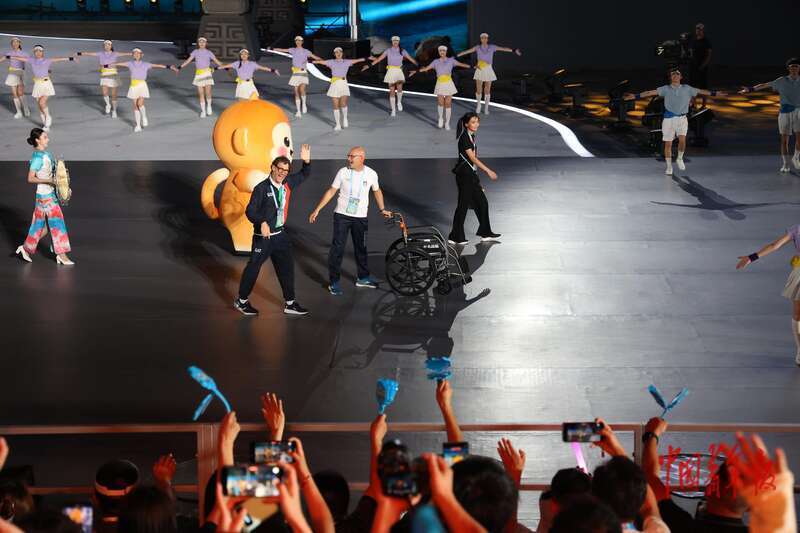 四川成都, 参赛项目数, 挥手